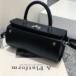 Fashionable Solid Color Buckle Design Bag In Black